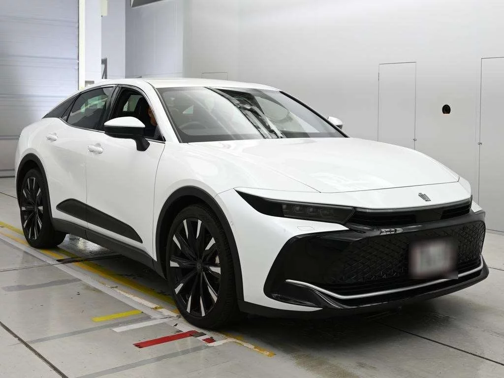 Toyota Crown Crossover  с аукциона в Японии