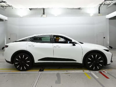 TOYOTA CROWN CROSSOVER