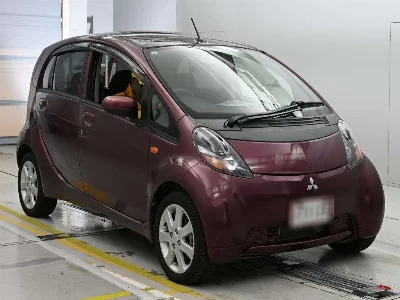 Mitsubishi i