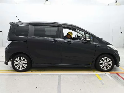HONDA FREED HYBRID