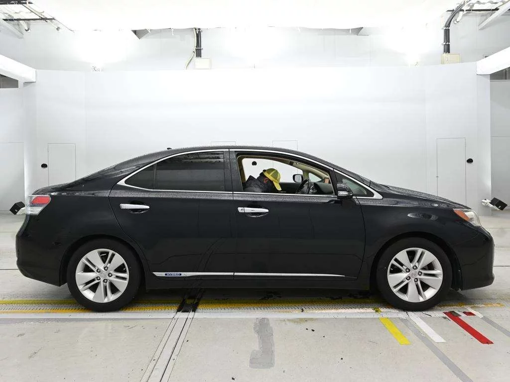 Lexus HS250h  с аукциона в Японии