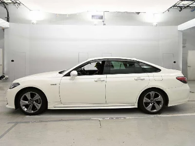 TOYOTA CROWN HYBRID