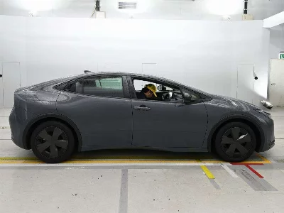 TOYOTA PRIUS