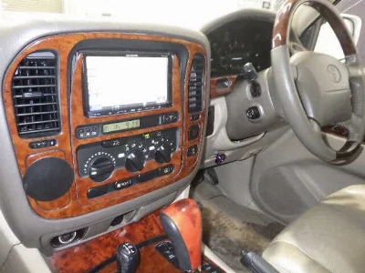 TOYOTA LAND CRUISER 100