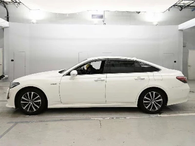Toyota CROWN HYBRID