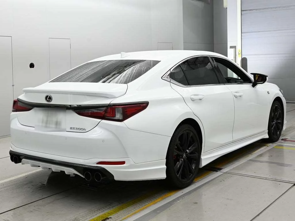 Lexus ES300h  с аукциона в Японии