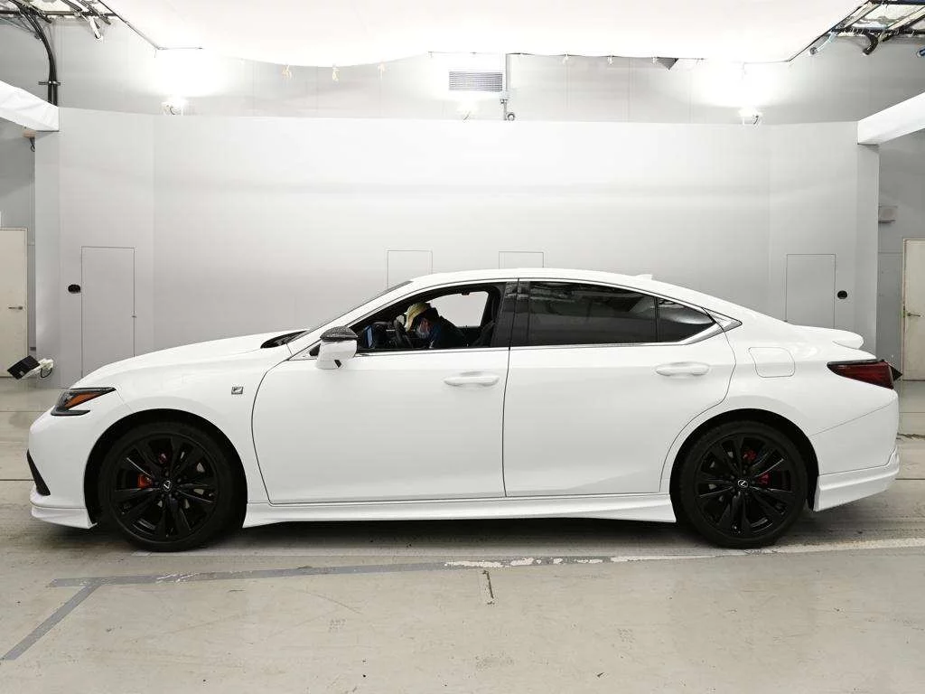 Lexus ES300h  с аукциона в Японии