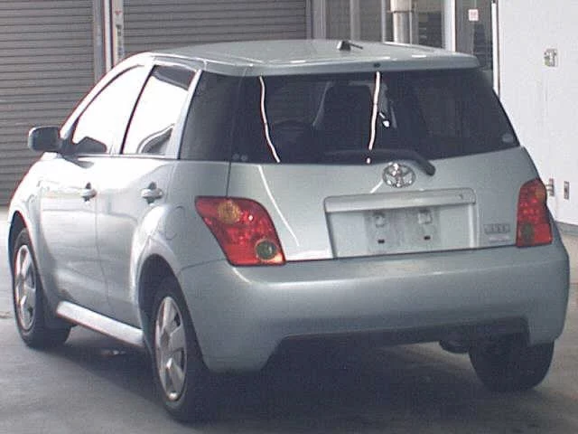 Toyota Ist  с аукциона в Японии