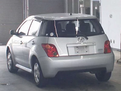 TOYOTA IST