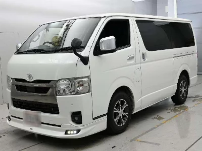 TOYOTA HIACE VAN