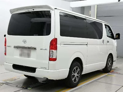 TOYOTA HIACE VAN
