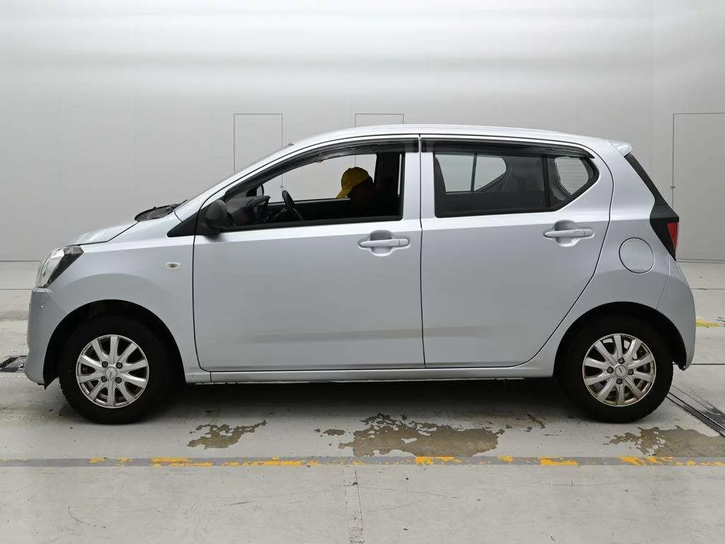 Daihatsu Mira e:S  с аукциона в Японии