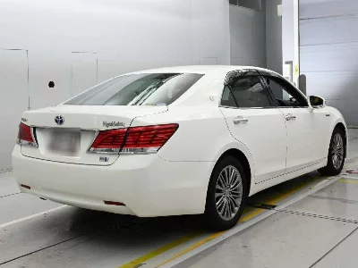 Toyota CROWN HYBRID