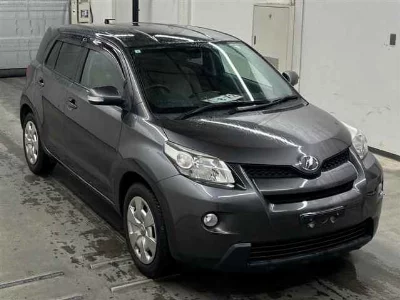 TOYOTA IST