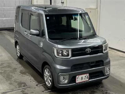 Toyota Pixis Mega
