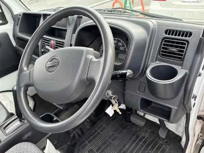 NISSAN NT100 CLIPPER