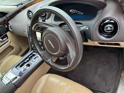 Jaguar XJ6
