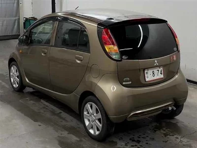 Mitsubishi i