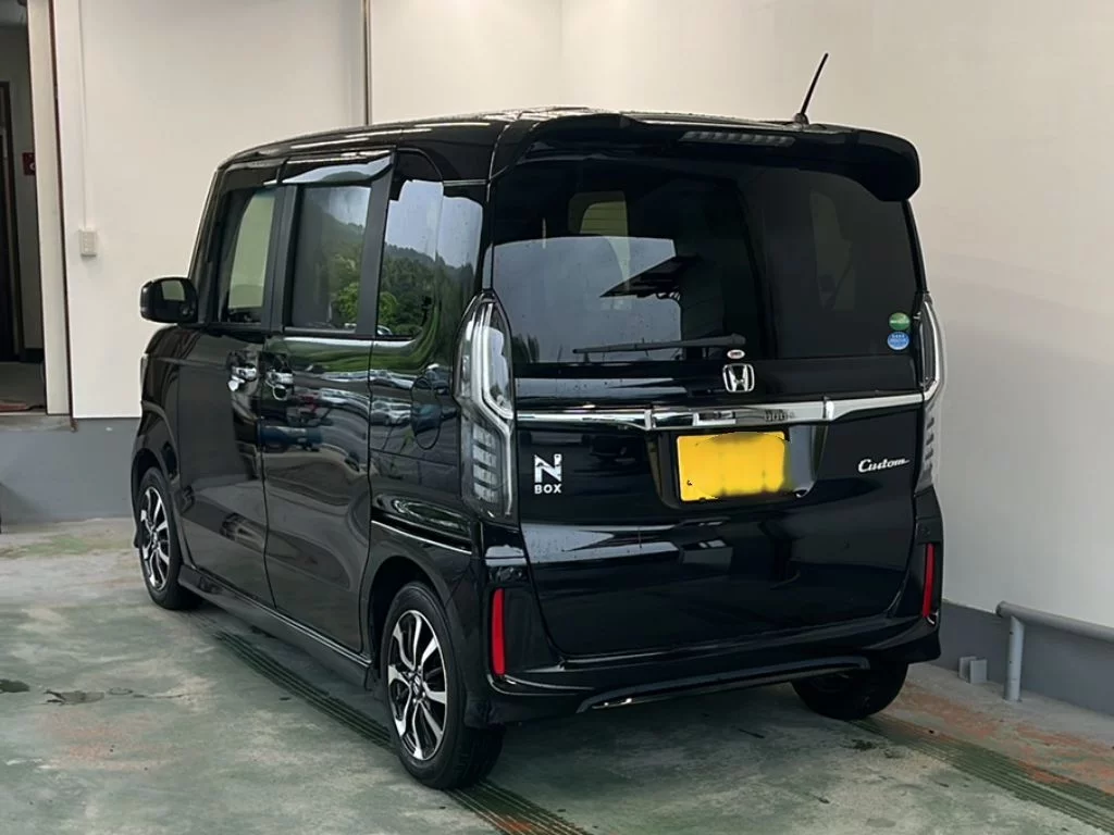 Honda N BOX CUSTOM  с аукциона в Японии