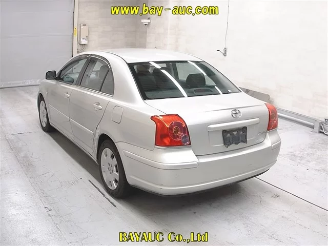 Toyota Avensis  с аукциона в Японии