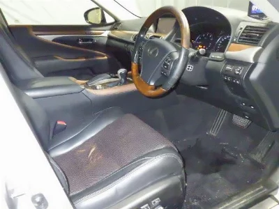 Lexus LS460L