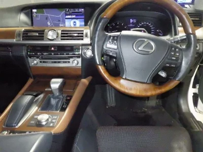 Lexus LS460L