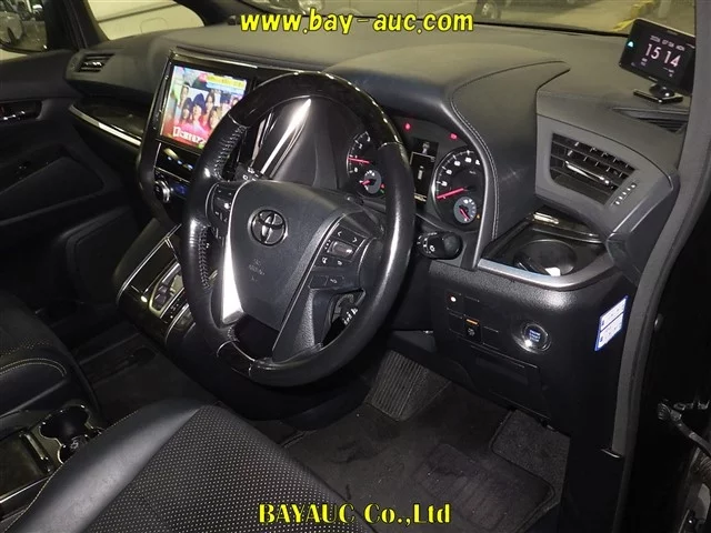Toyota Vellfire  с аукциона в Японии