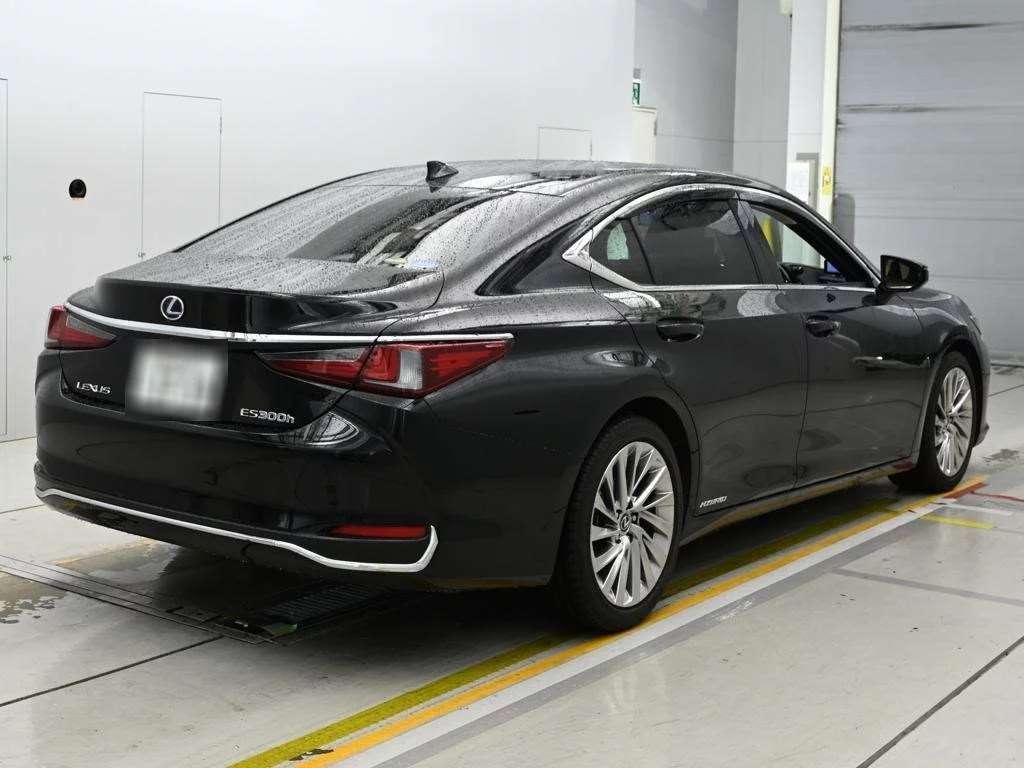 Lexus ES300h  с аукциона в Японии