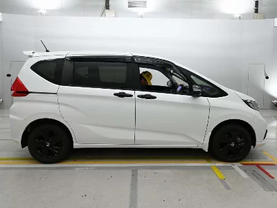 Honda FREED + HYBRID