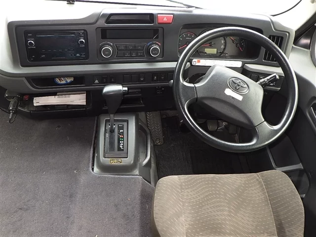 Toyota Coaster  с аукциона в Японии
