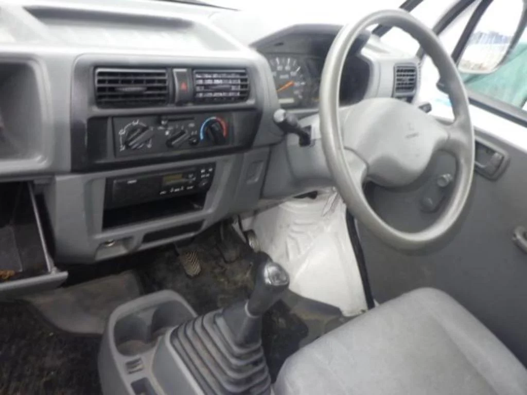 Mitsubishi Minicab Truck  с аукциона в Японии