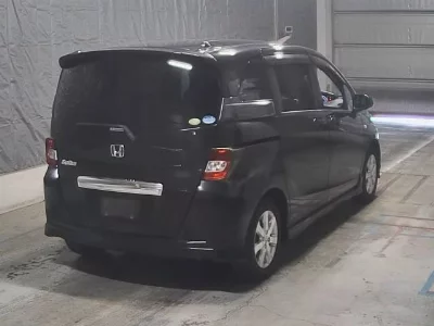 Honda Freed Spike