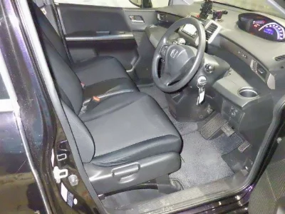 Honda Freed Spike