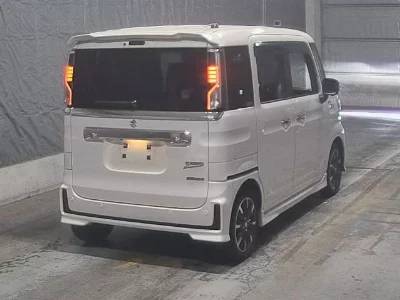 Suzuki Spacia Custom