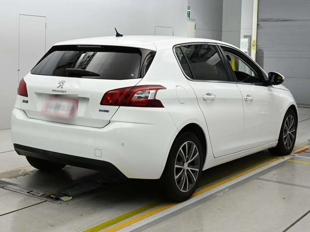 Peugeot 308  с аукциона в Японии