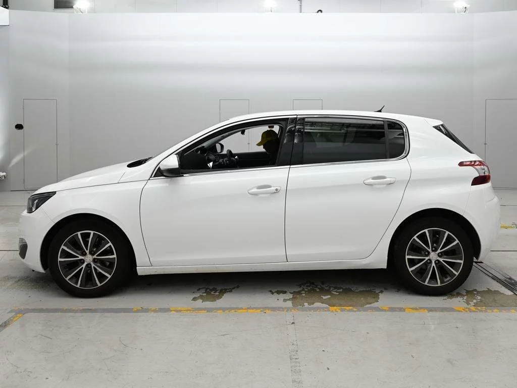 Peugeot 308  с аукциона в Японии