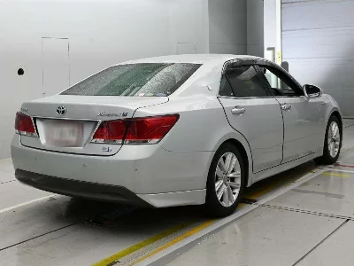 Toyota CROWN HYBRID