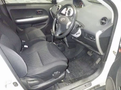 TOYOTA IST