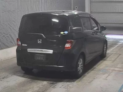 Honda Freed Spike