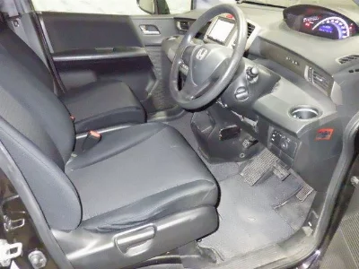 Honda Freed Spike
