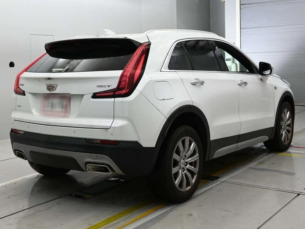 Cadillac XT4  с аукциона в Японии