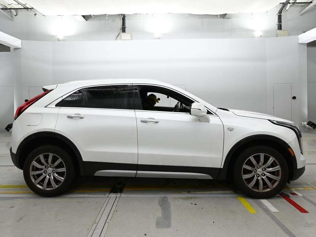 Cadillac XT4  с аукциона в Японии