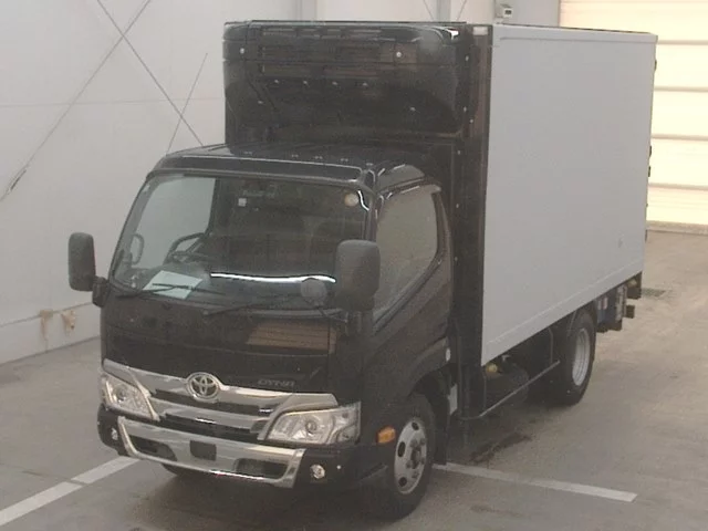 Toyota Dyna  с аукциона в Японии