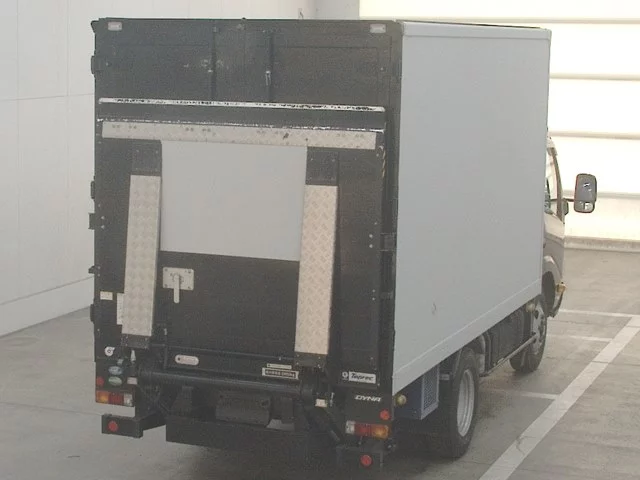 Toyota Dyna  с аукциона в Японии