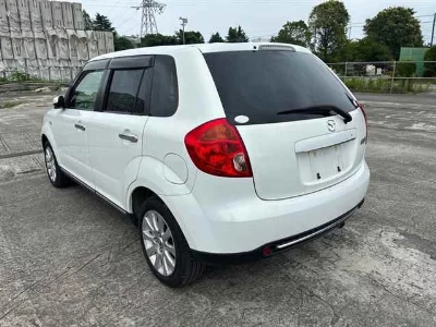 MAZDA VERISA