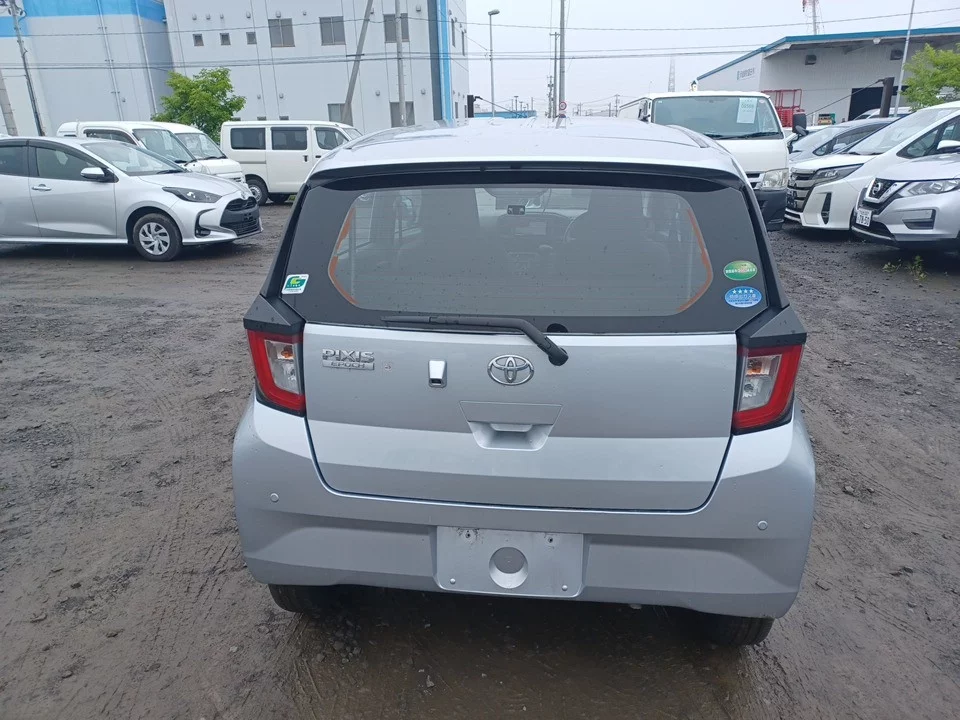 Toyota Pixis Epoch  с аукциона в Японии