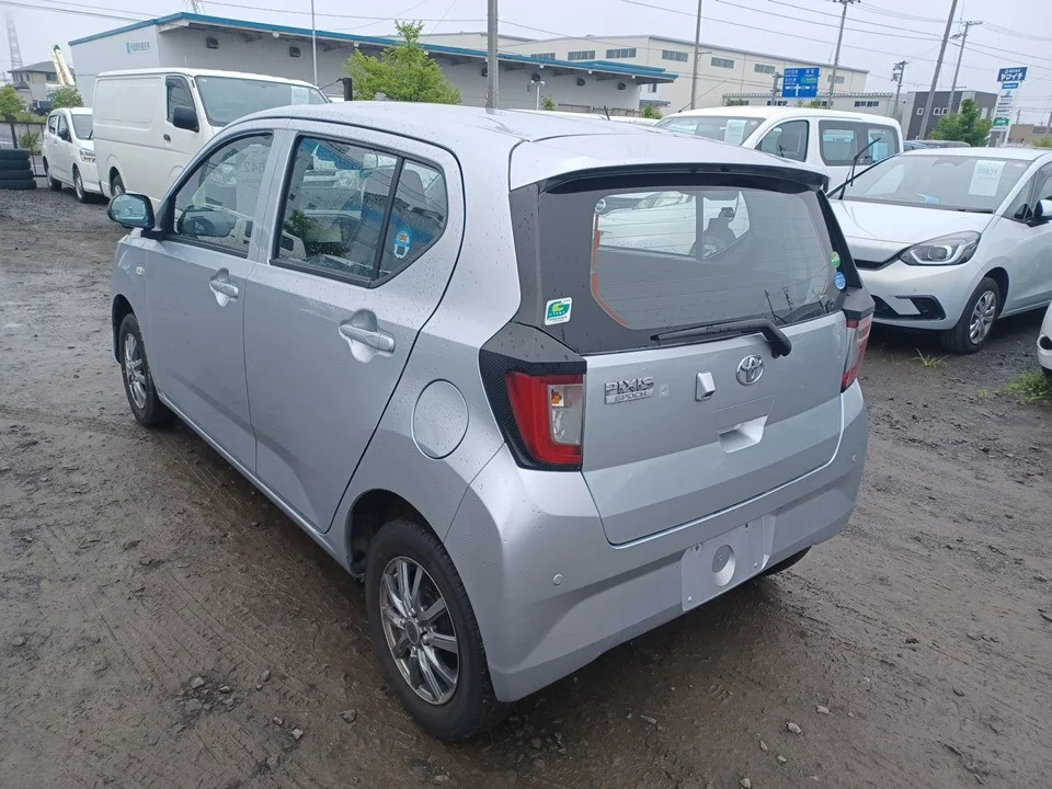 Toyota Pixis Epoch  с аукциона в Японии