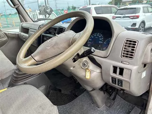Toyota ToyoAce  с аукциона в Японии
