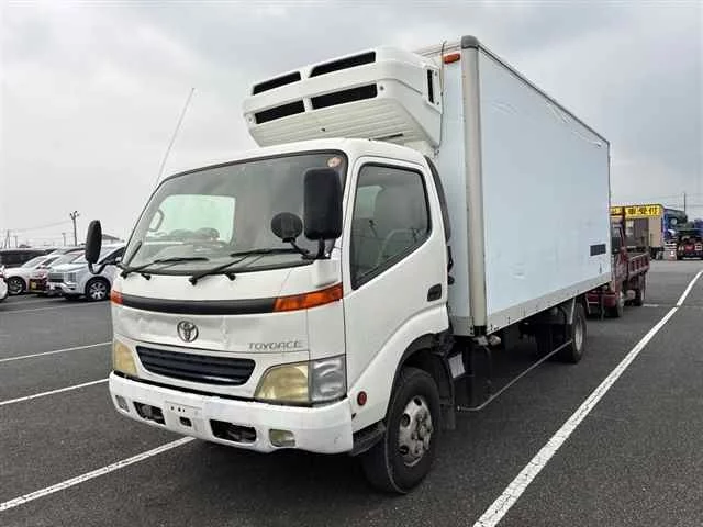 Toyota ToyoAce  с аукциона в Японии