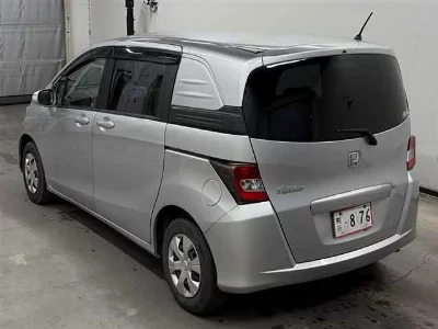 Honda Freed Spike